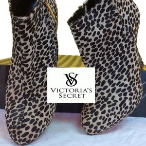 VS Hair on Hide Leather Bootie Leopard Print SZ9